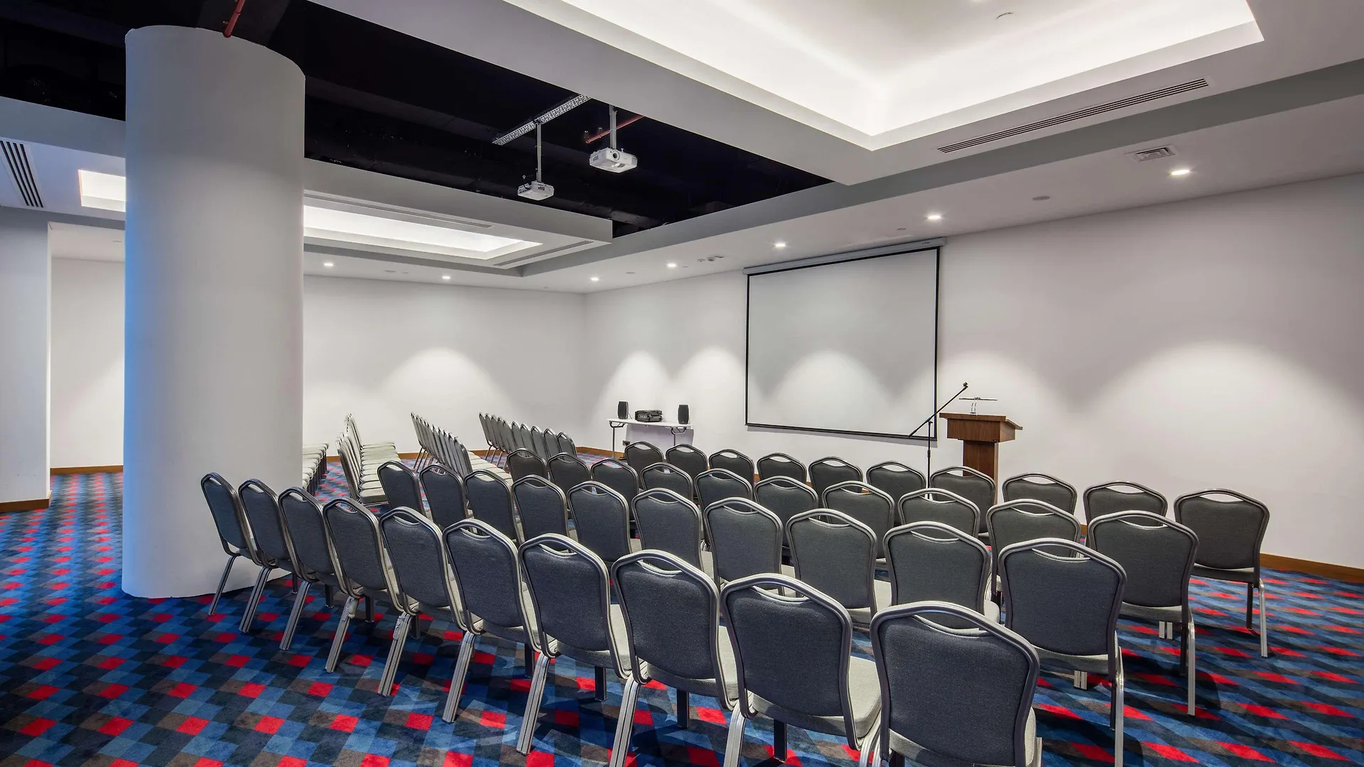 Отель Hampton By Hilton Izmir Aliaga