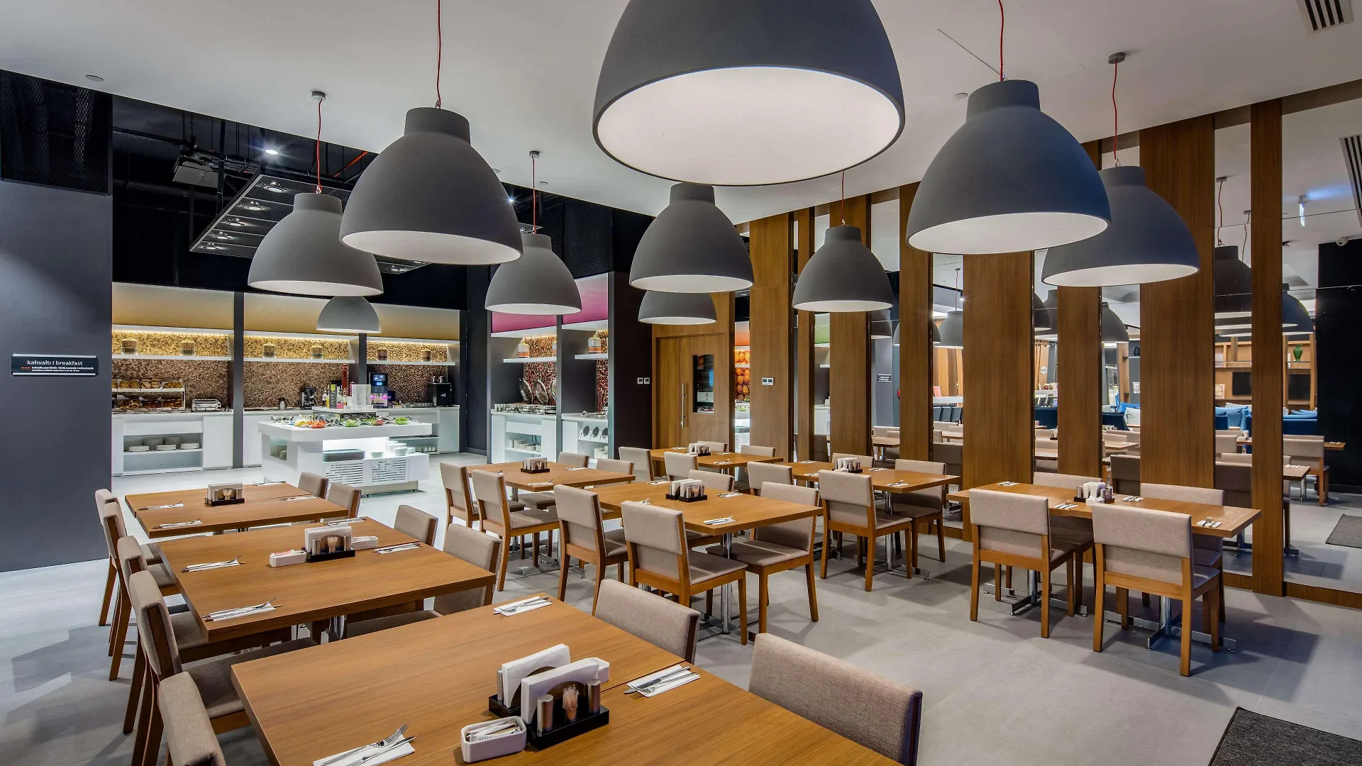 Отель Hampton By Hilton Izmir Aliaga 4*,