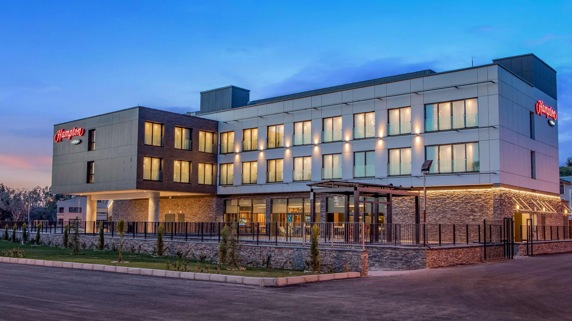 Отель Hampton By Hilton Izmir Aliaga