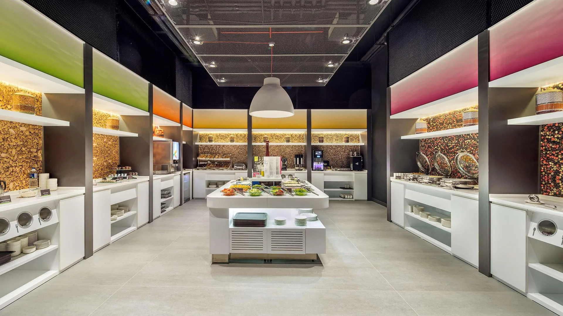 Отель Hampton By Hilton Izmir Aliaga
