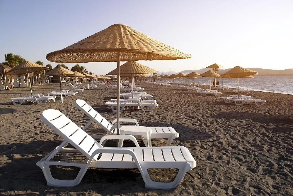 Отель Hampton By Hilton Izmir Aliaga 4*,
