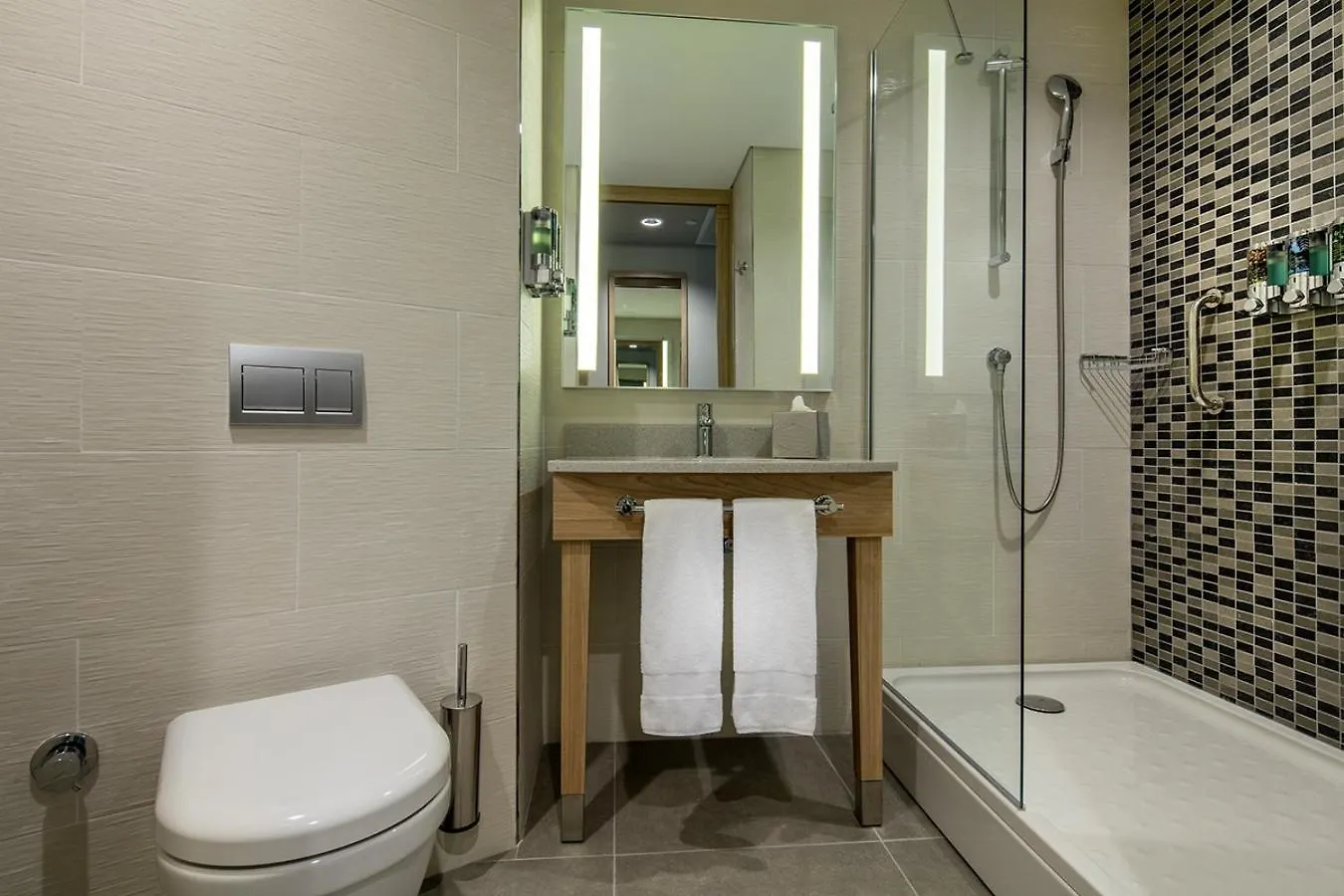 Отель Hampton By Hilton Izmir Aliaga