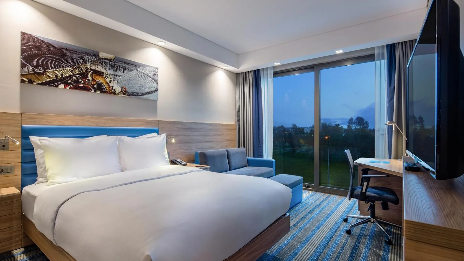 Отель Hampton By Hilton Izmir Aliaga