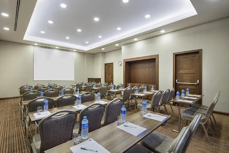 Отель Hampton By Hilton Izmir Aliaga
