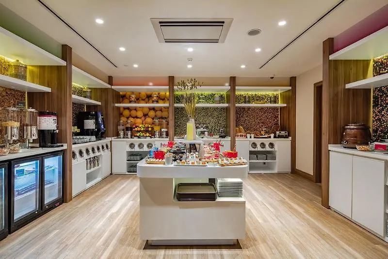 Отель Hampton By Hilton Izmir Aliaga